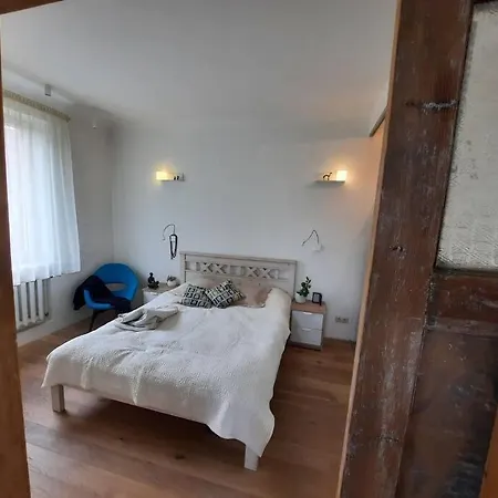 Hébergement de vacances Cozy Private House With A Yard & Parking *