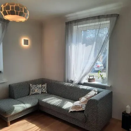 Cozy Private House With A Yard & Parking Hébergement de vacances *
