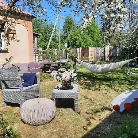 Cozy Private House With A Yard & Parking Ferienhaus Riga