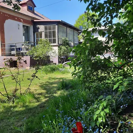 Ferienhaus Cozy Private House With A Yard & Parking Riga